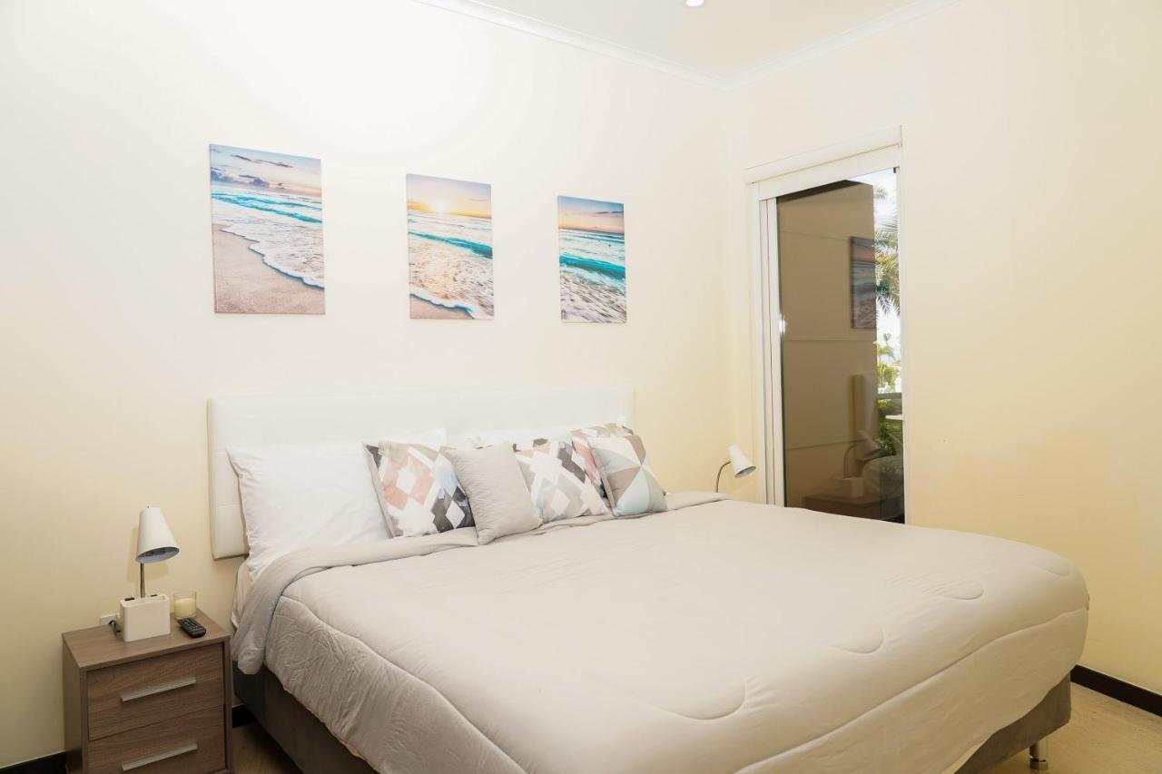 Elegant Apartment In Eagle Beach Levent Palm Beach Exterior foto