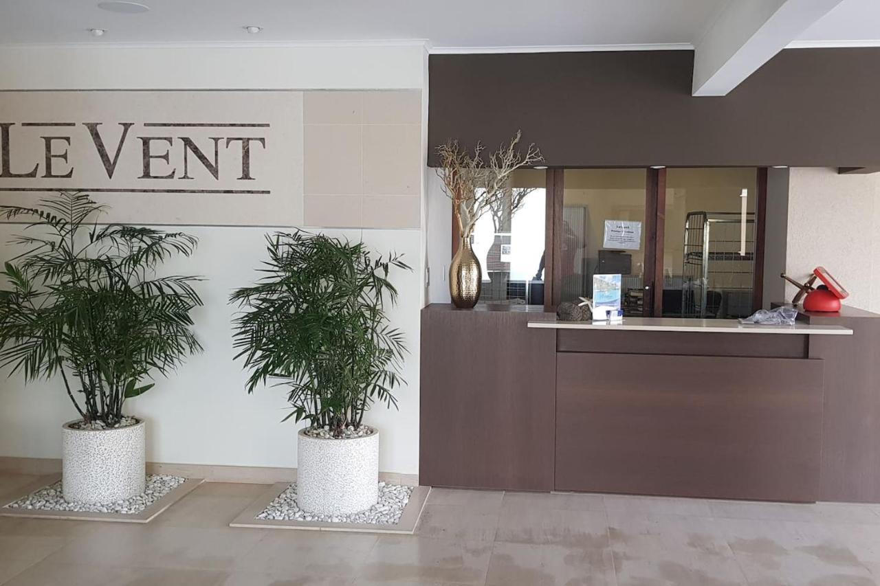 Elegant Apartment In Eagle Beach Levent Palm Beach Exterior foto